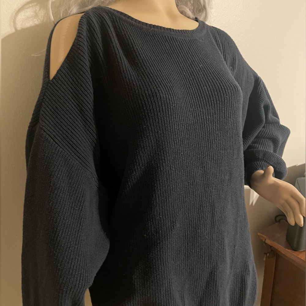Lumiere navy blue knit sweater